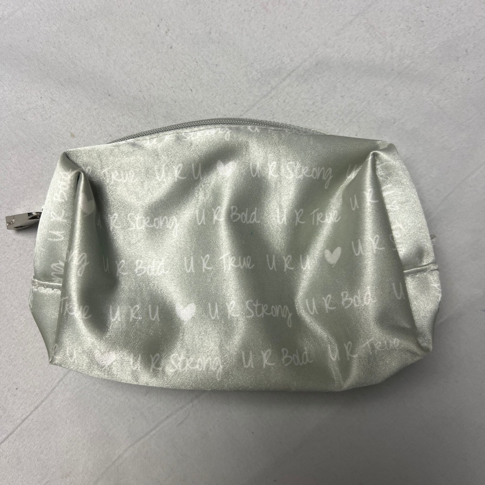 Jewell by Thirty-One Cosmetic Bag Makeup Pouch Travel‎ Accessories Silver Strong